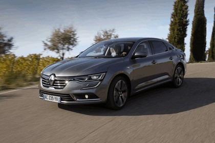 2015 Renault Talisman - test drive in Tuscany 34