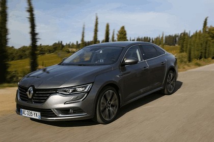 2015 Renault Talisman - test drive in Tuscany 36