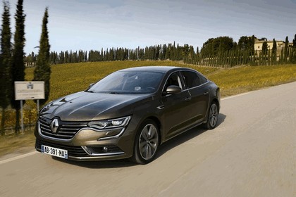 2015 Renault Talisman - test drive in Tuscany 41