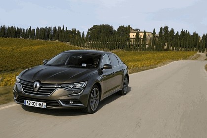 2015 Renault Talisman - test drive in Tuscany 45