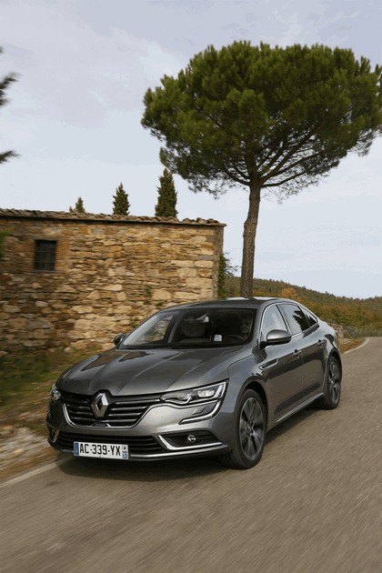 2015 Renault Talisman - test drive in Tuscany 50