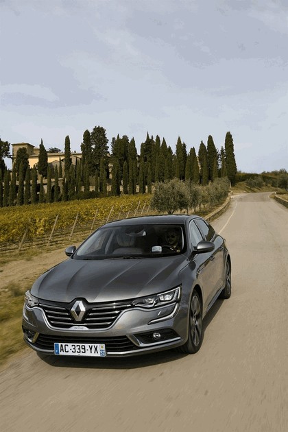 2015 Renault Talisman - test drive in Tuscany 57