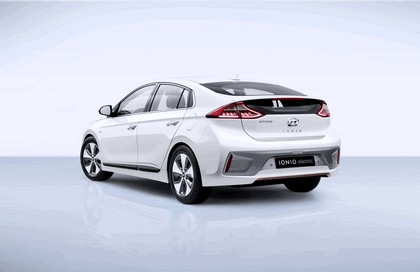 2016 Hyundai Ionic Electric concept 3