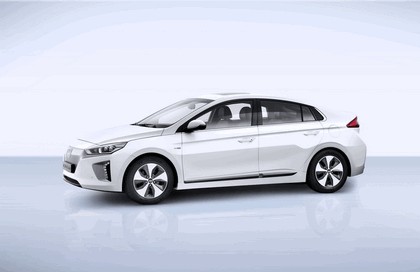 2016 Hyundai Ionic Electric concept 4