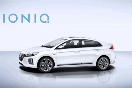 2016 Hyundai Ionic Hybrid concept 7