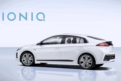 2016 Hyundai Ionic Hybrid concept 8