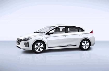 2016 Hyundai Ionic Plug-in concept 1