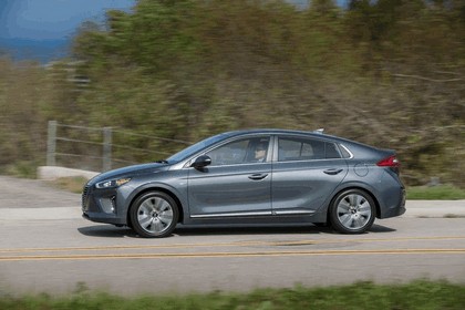 2016 Hyundai Ionic Hybrid - USA version 21