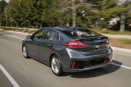 2016 Hyundai Ionic Hybrid - USA version 24