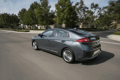 2016 Hyundai Ionic Hybrid - USA version 25