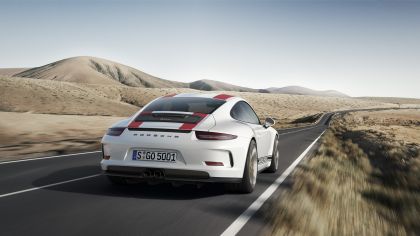 2016 Porsche 911 ( 991 type II ) R 9