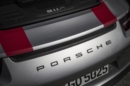 2016 Porsche 911 ( 991 type II ) R 28
