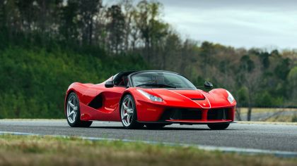 2016 Ferrari LaFerrari Aperta 9