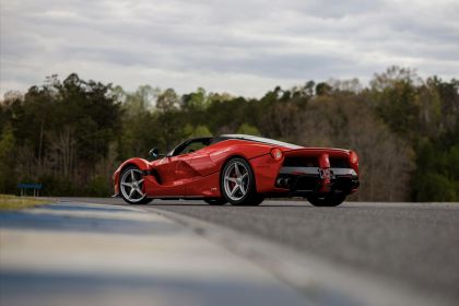 2016 Ferrari LaFerrari Aperta 16