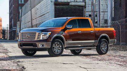 2017 Nissan Titan Crew Cab 2