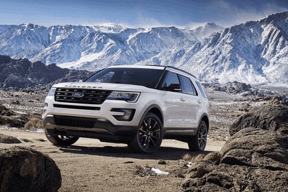 2017 Ford Explorer XLT Sport 1