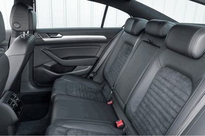 2017 Volkswagen Passat GTE - UK version 19