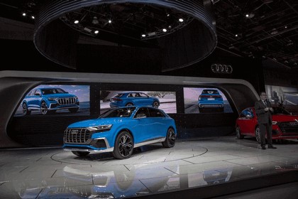 2017 Audi Q8 concept 35