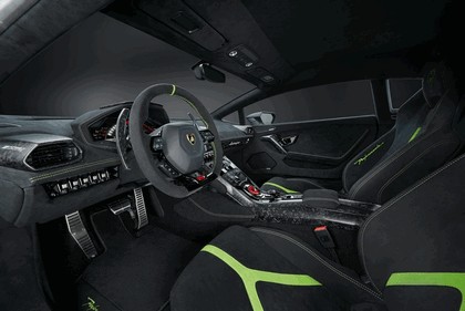 2017 Lamborghini Huracán LP 610-4 Performante 12