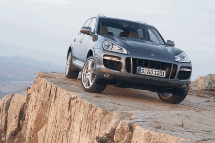 2007 Porsche Cayenne Turbo 13