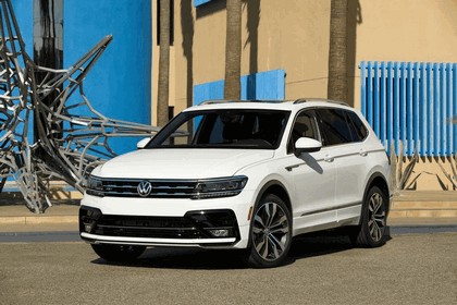 2018 Volkswagen Tiguan R-Line - USA version 1