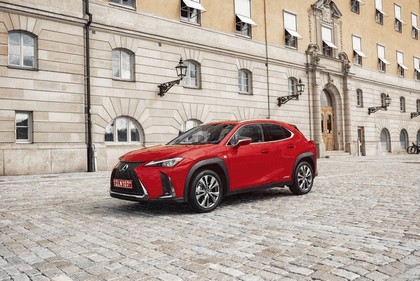 2018 Lexus UX 250h F-Sport 38