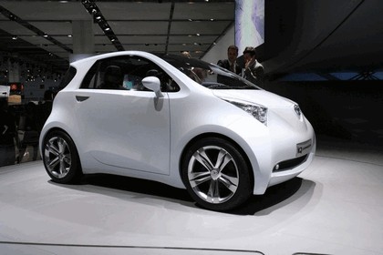 2007 Toyota IQ concept 2