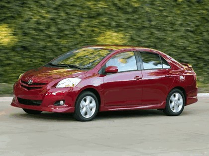 2007 Toyota Yaris Sedan S 6