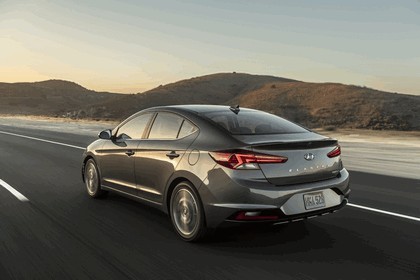 2019 Hyundai Elantra 8