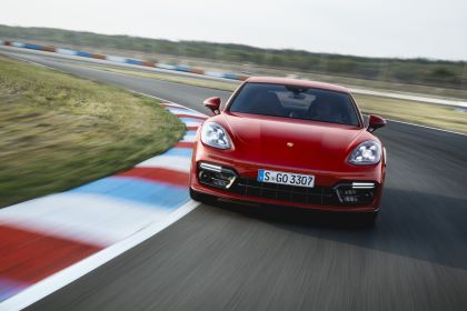 2018 Porsche Panamera GTS 5