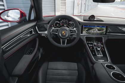 2018 Porsche Panamera GTS 16