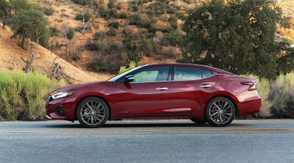 2019 Nissan Maxima 16