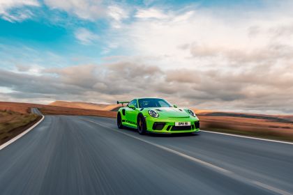 2018 Porsche 911 ( 991 type II ) GT3 RS - UK version 7