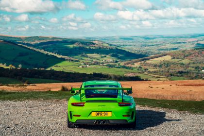 2018 Porsche 911 ( 991 type II ) GT3 RS - UK version 13