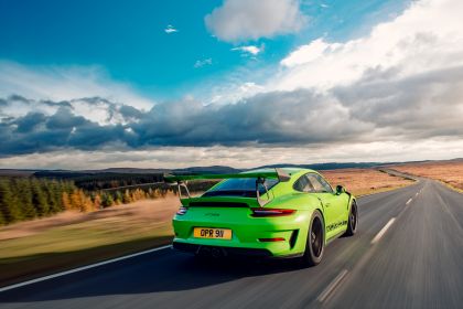 2018 Porsche 911 ( 991 type II ) GT3 RS - UK version 17