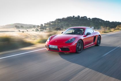 2019 Porsche 718 Cayman T 13