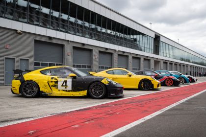 2019 Porsche 718 Cayman GT4 Clubsport 22