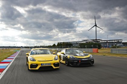 2019 Porsche 718 Cayman GT4 Clubsport 35