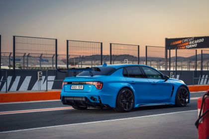 2019 Lynk & Co 03 Cyan concept 34