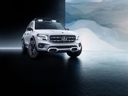 2019 Mercedes-Benz Concept GLB 1