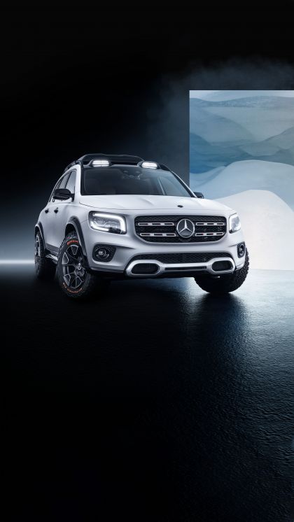 2019 Mercedes-Benz Concept GLB 11