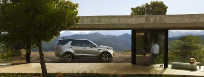 2020 Land Rover Discovery Landmark Edition 2