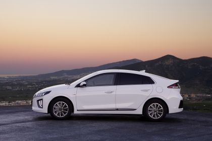 2019 Hyundai Ioniq Electric 2