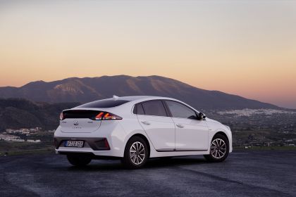 2019 Hyundai Ioniq Electric 3