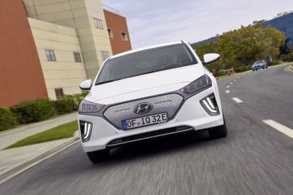 2019 Hyundai Ioniq Electric 12