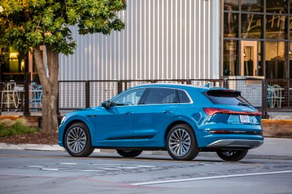 2019 Audi e-Tron - USA version 21