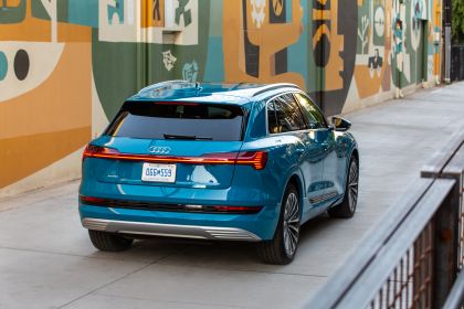 2019 Audi e-Tron - USA version 24