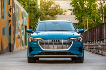 2019 Audi e-Tron - USA version 25