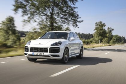 2020 Porsche Cayenne Turbo S E-Hybrid 1