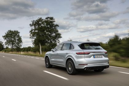 2020 Porsche Cayenne Turbo S E-Hybrid 10